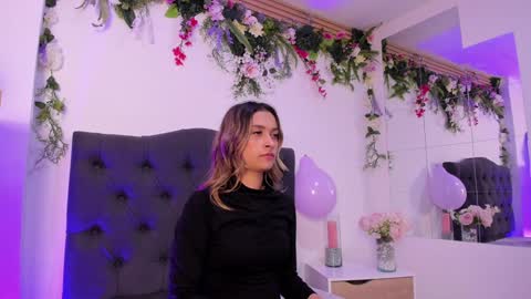 Snapshot of beccamilanni chatting on January 25, 2025, 12:26 pm beccamilanni online show from January 25, 2025, 12:26 pm