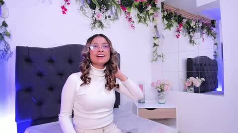 Snapshot of beccamilanni chatting on January 29, 2025, 12:56 pm beccamilanni online show from January 29, 2025, 12:56 pm