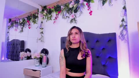 Snapshot of beccamilanni chatting on February 5, 2025, 12:49 pm beccamilanni online show from February 5, 2025, 12:49 pm