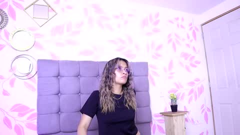 beccamilanni online show from November 3, 2025, 2:29 pm