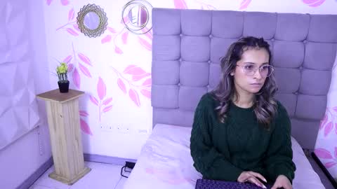 Snapshot of beccamilanni chatting on November 12, 2025, 12:16 pm beccamilanni online show from November 12, 2025, 12:16 pm