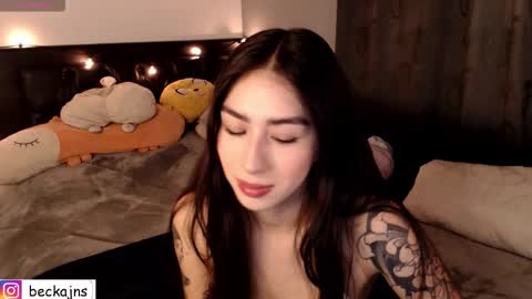 Marzhie online show from December 3, 2025, 5:37 am