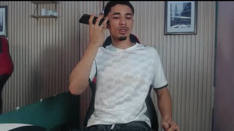 Snapshot of becker2_ chatting on December 2, 2025, 10:27 pm becker2_ online show from December 2, 2025, 10:27 pm