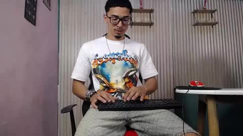 Snapshot of becker2_ chatting on January 11, 2026, 5:51 pm becker2_ online show from January 11, 2026, 5:51 pm