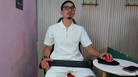 Snapshot of becker2_ chatting on January 17, 2026, 3:50 pm becker2_ online show from January 17, 2026, 3:50 pm