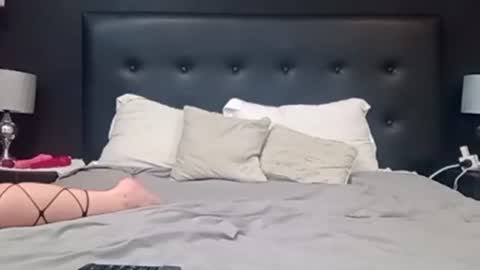 BECKY BOO  online show from November 30, 2025, 3:54 am