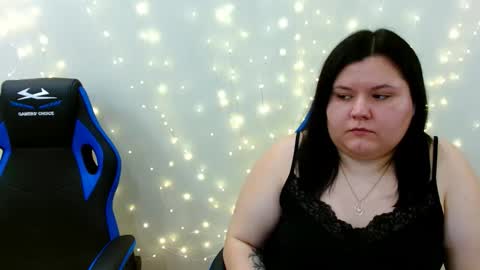 BeckyAndEllen online show from December 18, 2025, 2:34 pm