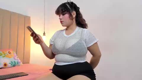 Snapshot of beckybeaumont chatting on February 20, 2025, 5:12 am BEKY online show from February 20, 2025, 5:12 am