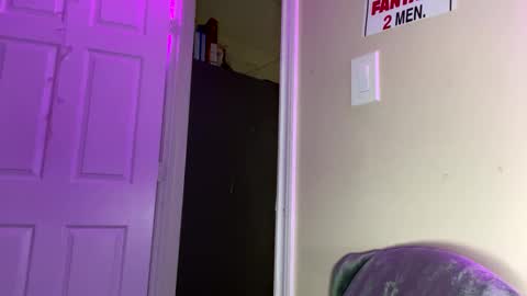 Beckytheclown online show from February 21, 2025, 4:26 pm