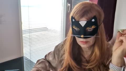 Snapshot of beebow99 chatting on April 26, 2026, 4:26 pm Beebow online show from April 26, 2026, 4:26 pm