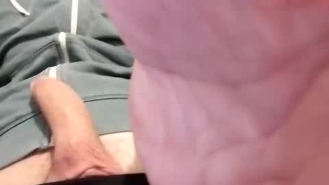 TheBee online show from October 7, 2025, 11:02 pm