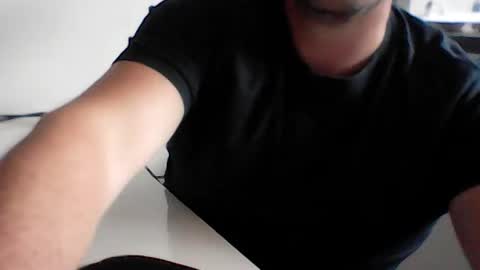 beenee3 online show from August 7, 2026, 7:43 am