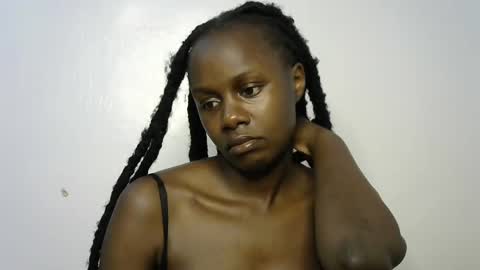 Snapshot of beeswee chatting on January 8, 2025, 7:24 pm beeswee online show from January 8, 2025, 7:24 pm