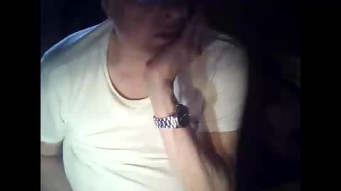 bekklove1 online show from April 16, 2026, 3:57 pm