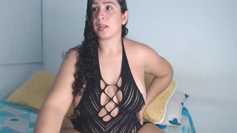 hadid online show from October 12, 2025, 11:48 pm