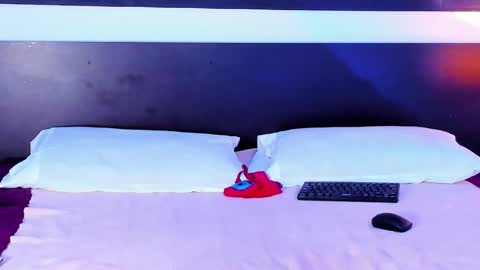 Bela  online show from November 16, 2025, 4:01 pm