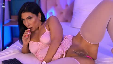 BellaJonnes online show from May 15, 2026, 6:59 pm