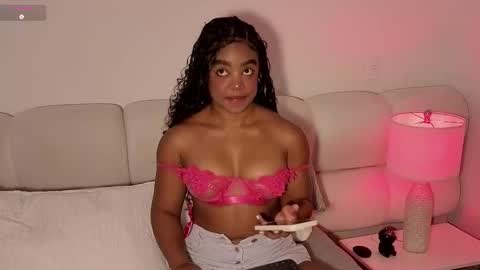 Snapshot of belkis_mills chatting on February 25, 2026, 6:06 pm Belkis online show from February 25, 2026, 6:06 pm