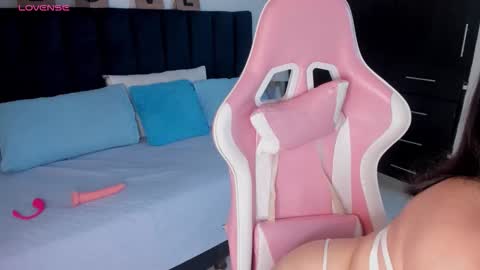 Snapshot of bella13_ chatting on March 23, 2026, 12:20 pm bella13_ online show from March 23, 2026, 12:20 pm