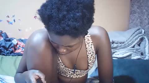 Bella online show from November 23, 2025, 12:10 am