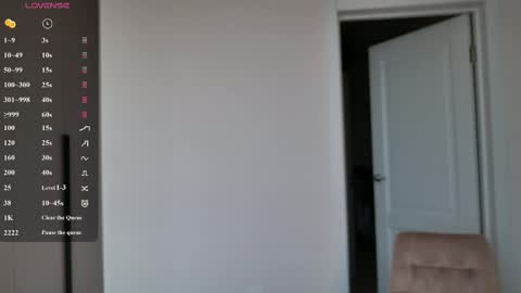 Snapshot of bella__sss chatting on May 1, 2026, 2:16 am Hi I am Bella online show from May 1, 2026, 2:16 am