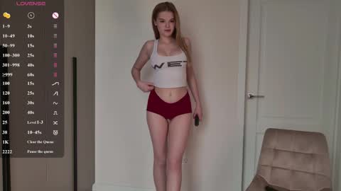 Snapshot of bella__sss chatting on May 8, 2026, 3:34 am Hi I am Bella online show from May 8, 2026, 3:34 am