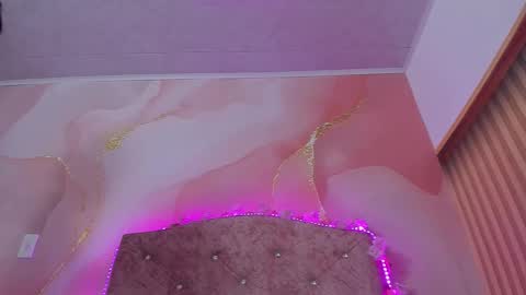 Melanie  online show from December 5, 2025, 10:35 am