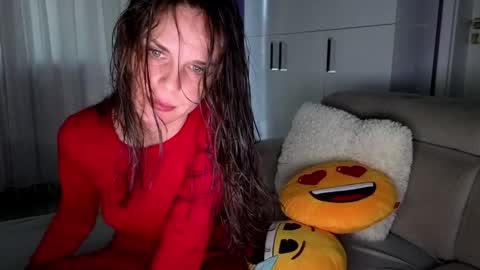 Alicia Belvedere online show from November 16, 2025, 2:33 pm