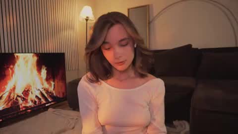 Snapshot of bella_alita chatting on July 1, 2026, 8:19 pm lita online show from July 1, 2026, 8:19 pm