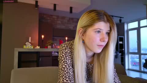 Bella online show from March 10, 2025, 4:17 am