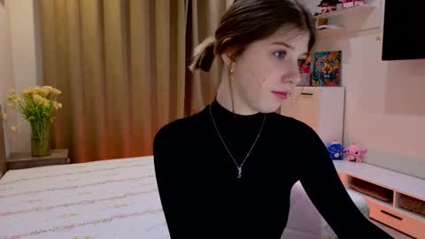 Snapshot of bella_amoury chatting on February 22, 2026, 6:06 pm Bella online show from February 22, 2026, 6:06 pm