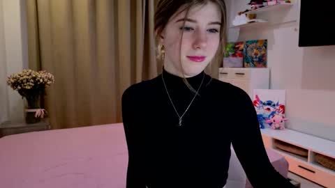 Snapshot of bella_amoury chatting on March 9, 2026, 9:08 pm Bella online show from March 9, 2026, 9:08 pm