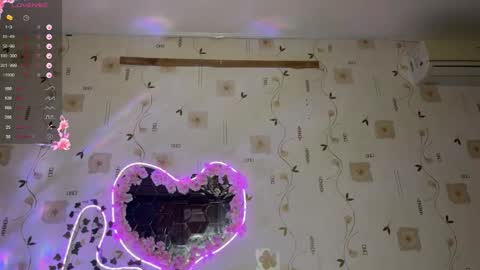 Snapshot of bella_and_alice chatting on October 31, 2025, 6:20 pm bella_and_alice online show from October 31, 2025, 6:20 pm