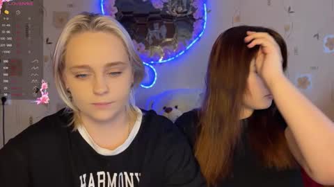 Snapshot of bella_and_alice chatting on December 4, 2025, 10:13 am bella_and_alice online show from December 4, 2025, 10:13 am