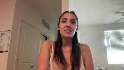 bella_ariaa online show from July 17, 2026, 1:01 am