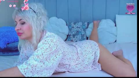 Snapshot of bella_barby chatting on November 27, 2025, 7:43 am Bella online show from November 27, 2025, 7:43 am