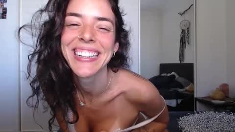 Snapshot of bella_bloom1 chatting on February 14, 2026, 11:12 pm Bella online show from February 14, 2026, 11:12 pm