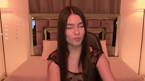 Snapshot of bella_clark2 chatting on December 20, 2025, 4:08 am Bella online show from December 20, 2025, 4:08 am