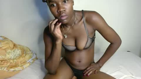 Snapshot of bella_cocy chatting on April 21, 2026, 3:02 am cocy online show from April 21, 2026, 3:02 am