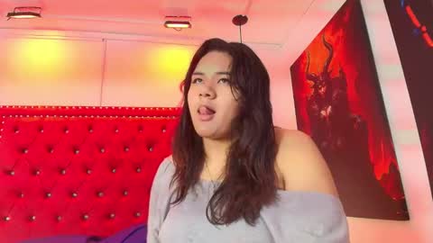 Bella  online show from November 18, 2025, 3:23 am