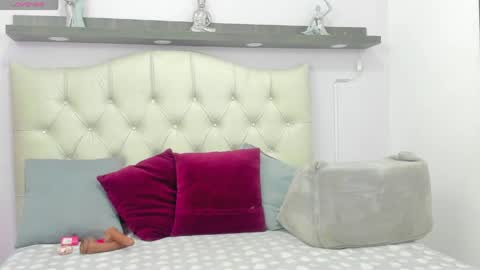 bella_ebony19 online show from May 19, 2026, 11:16 am