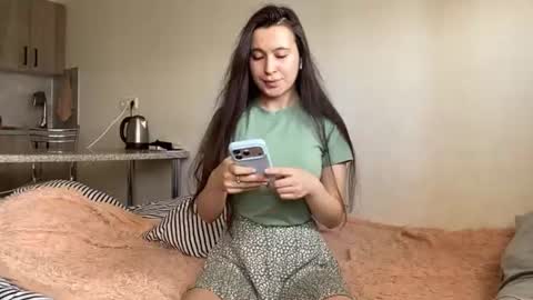 Snapshot of bella_gasp chatting on July 7, 2026, 7:23 am Jane online show from July 7, 2026, 7:23 am
