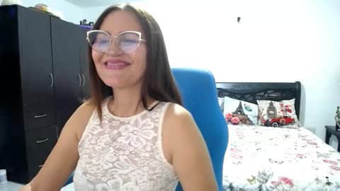 Bella online show from November 13, 2025, 11:14 pm