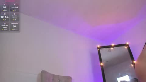 bella_houston online show from October 27, 2025, 12:53 pm