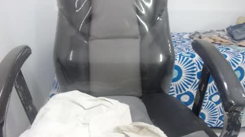 Snapshot of bella_lady_1_ chatting on March 4, 2025, 8:49 pm lady online show from March 4, 2025, 8:49 pm
