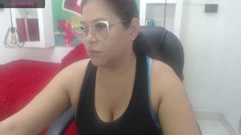Snapshot of bella_lady_1_ chatting on October 2, 2025, 11:39 am lady online show from October 2, 2025, 11:39 am