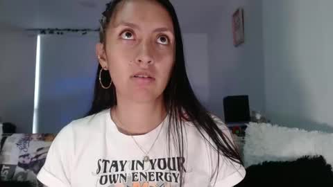 Snapshot of bella_marlowe chatting on February 2, 2025, 8:19 pm Bella Marlowe online show from February 2, 2025, 8:19 pm