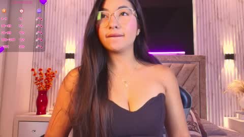 Snapshot of bella_martini_ chatting on April 1, 2026, 12:17 pm bella_martini_ online show from April 1, 2026, 12:17 pm