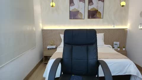 bella_millers online show from May 1, 2026, 6:56 pm