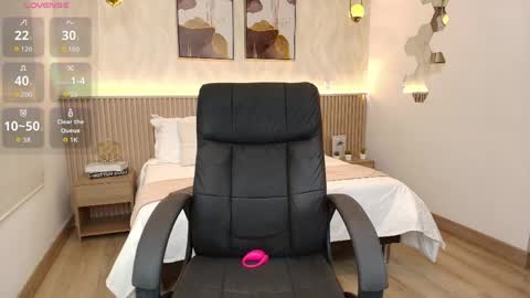 bella_millers online show from May 27, 2026, 4:48 pm